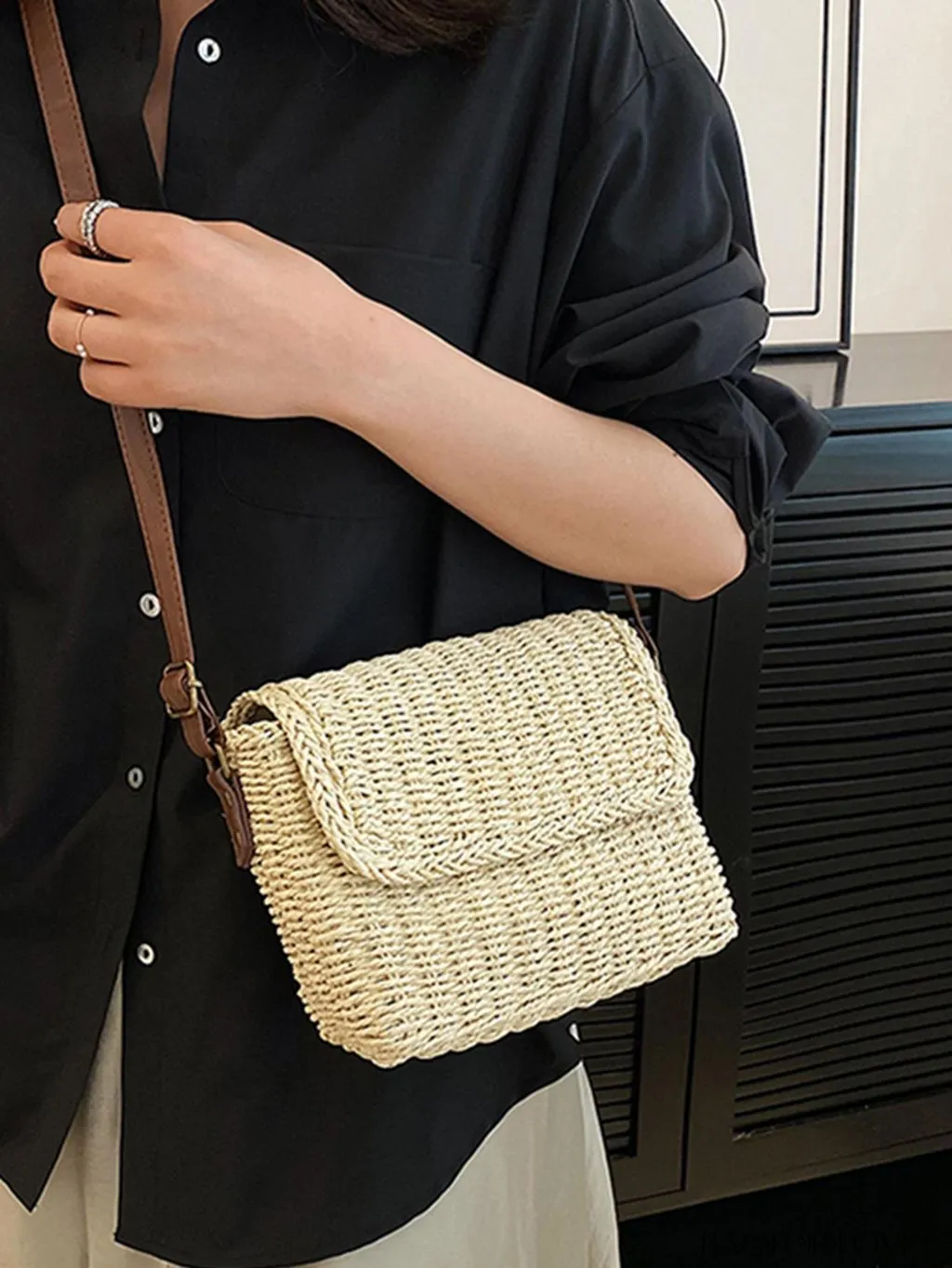 BagForLove - Polyester Flap Vacation Bag: Medium-Sized Straw Tote