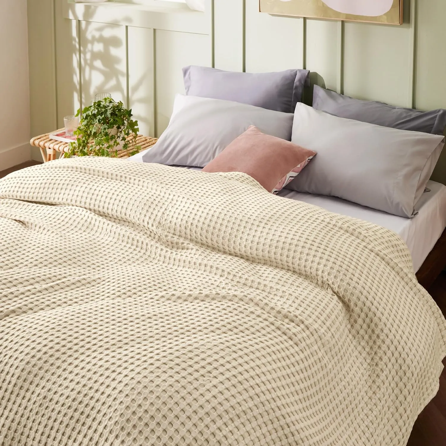 Bedsure Cooling Cotton Waffle King Size Blanket - Lightweight Breathable Summer Blanket of Rayon Derived from Bamboo for Hot Sleepers, Luxury Throws for Bed, Couch and Sofa, Beige, 104x90 Inches