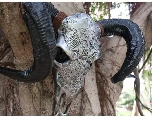 Bone-Inspired Bull Head Hanging Ornament-Resin Craft,Lifelike Details,North American Style (Antique Silver)