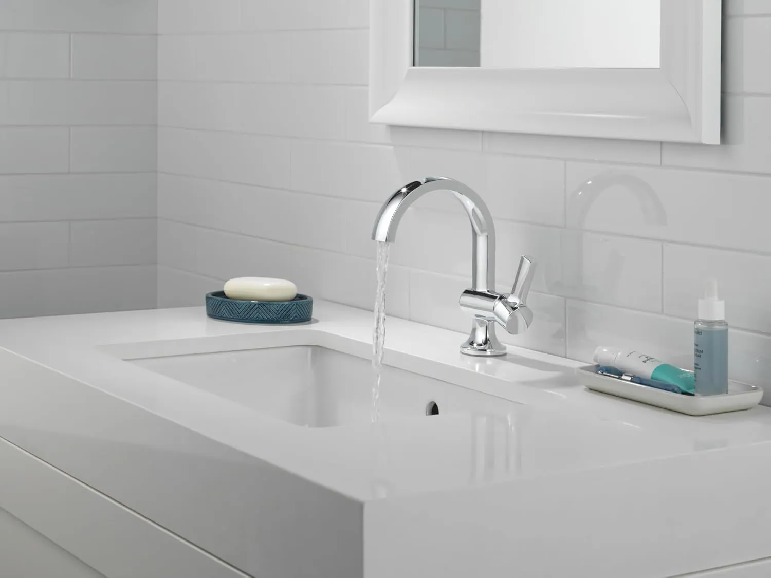 Delta Faucet Albion Single Hole Bathroom Faucet, Chrome Single Handle Bathroom Faucet, Bathroom Sink Faucet, Metal Push Pop-Up Drain Assembly, 1.2 GPM Flow Rate, Chrome 15855LF
