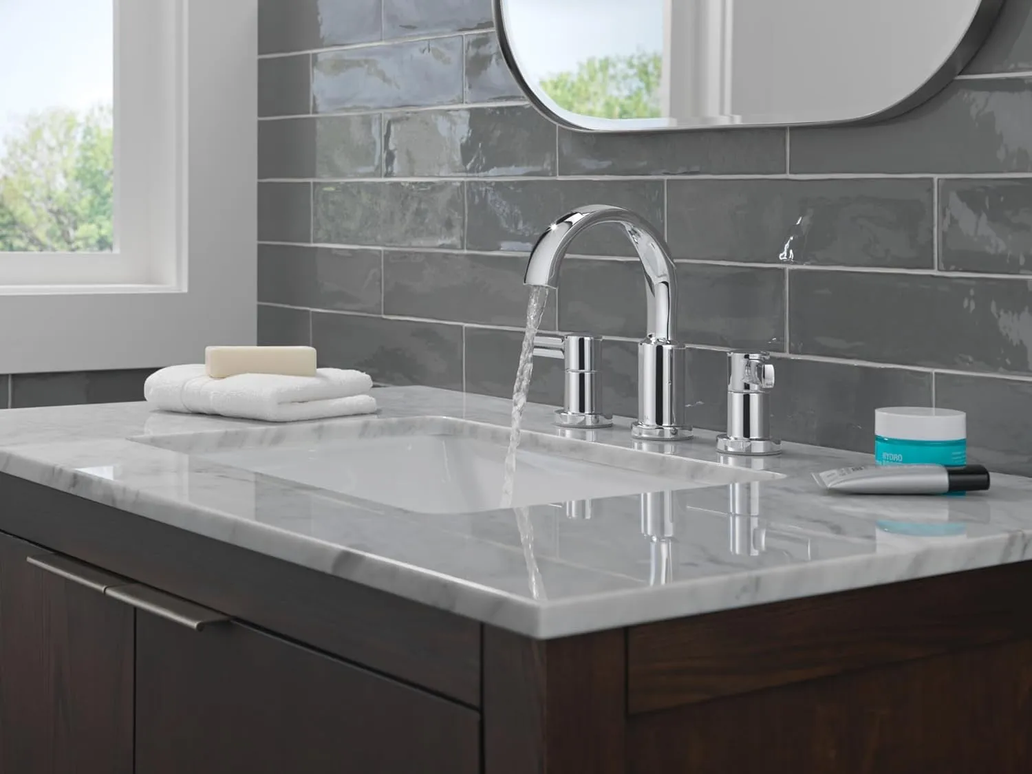 Delta Faucet Albion Widespread Bathroom Faucet 3-Hole, Chrome Bathroom Sink Faucet, 2-Handle Bathroom Faucet, Bath Faucet, Metal Push-Pop Drain Assembly, 1.2 GPM Flow Rate, Chrome 35855LF