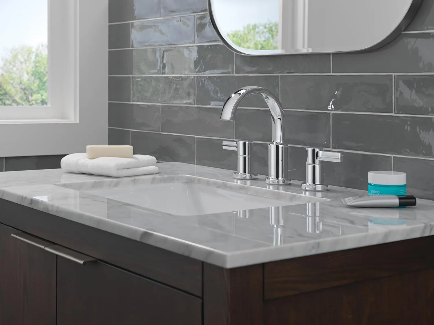 Delta Faucet Albion Widespread Bathroom Faucet 3-Hole, Chrome Bathroom Sink Faucet, 2-Handle Bathroom Faucet, Bath Faucet, Metal Push-Pop Drain Assembly, 1.2 GPM Flow Rate, Chrome 35855LF