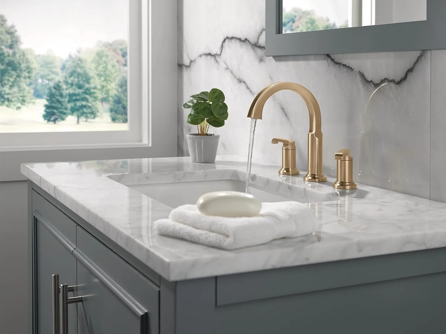 Delta Faucet Tetra Gold Widespread Bathroom Faucet 3 Hole, Gold Bathroom Faucet for Bathroom Sink, Bathroom Sink Faucet, Diamond Seal, Metal Drain Assembly, Lumicoat Champagne Bronze 35588-CZ-PR-DST