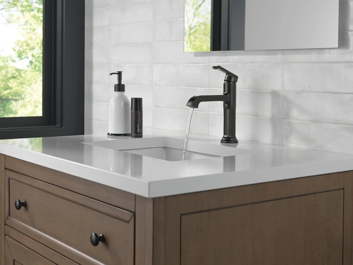 Delta Faucet Tetra Matte Black Single Hole Bathroom Faucet, Black Single Handle Bathroom Faucet, Bathroom Sink Faucet, Diamond Seal Technology, Metal Drain Assembly, Matte Black 589-BL-DST