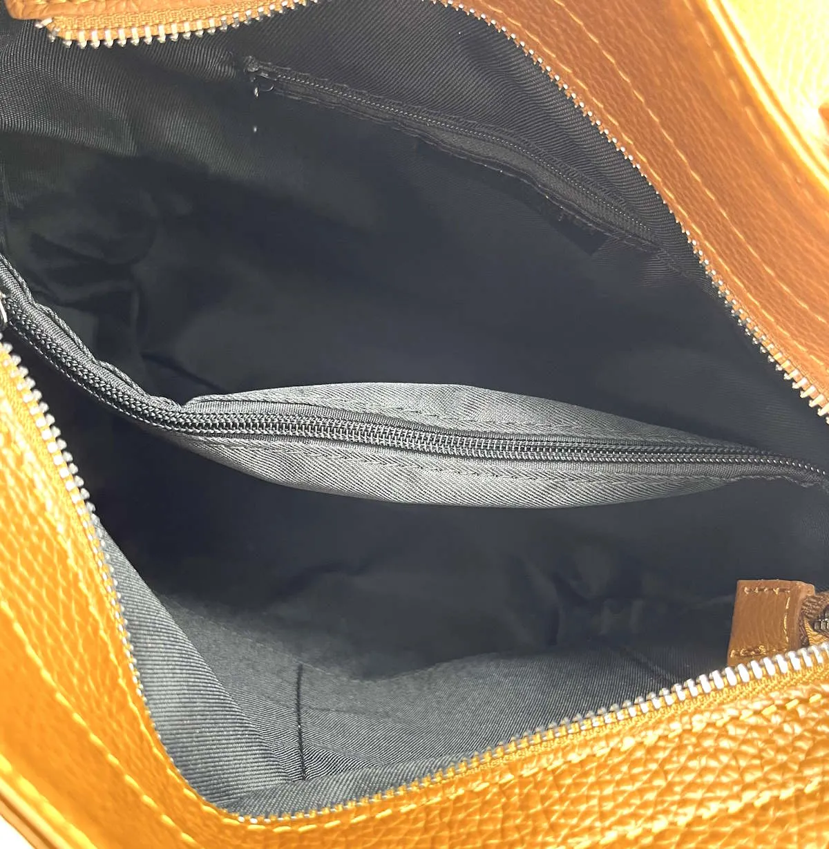 Genuine leather hobo bag, small size, Made in Italy, art. 112526