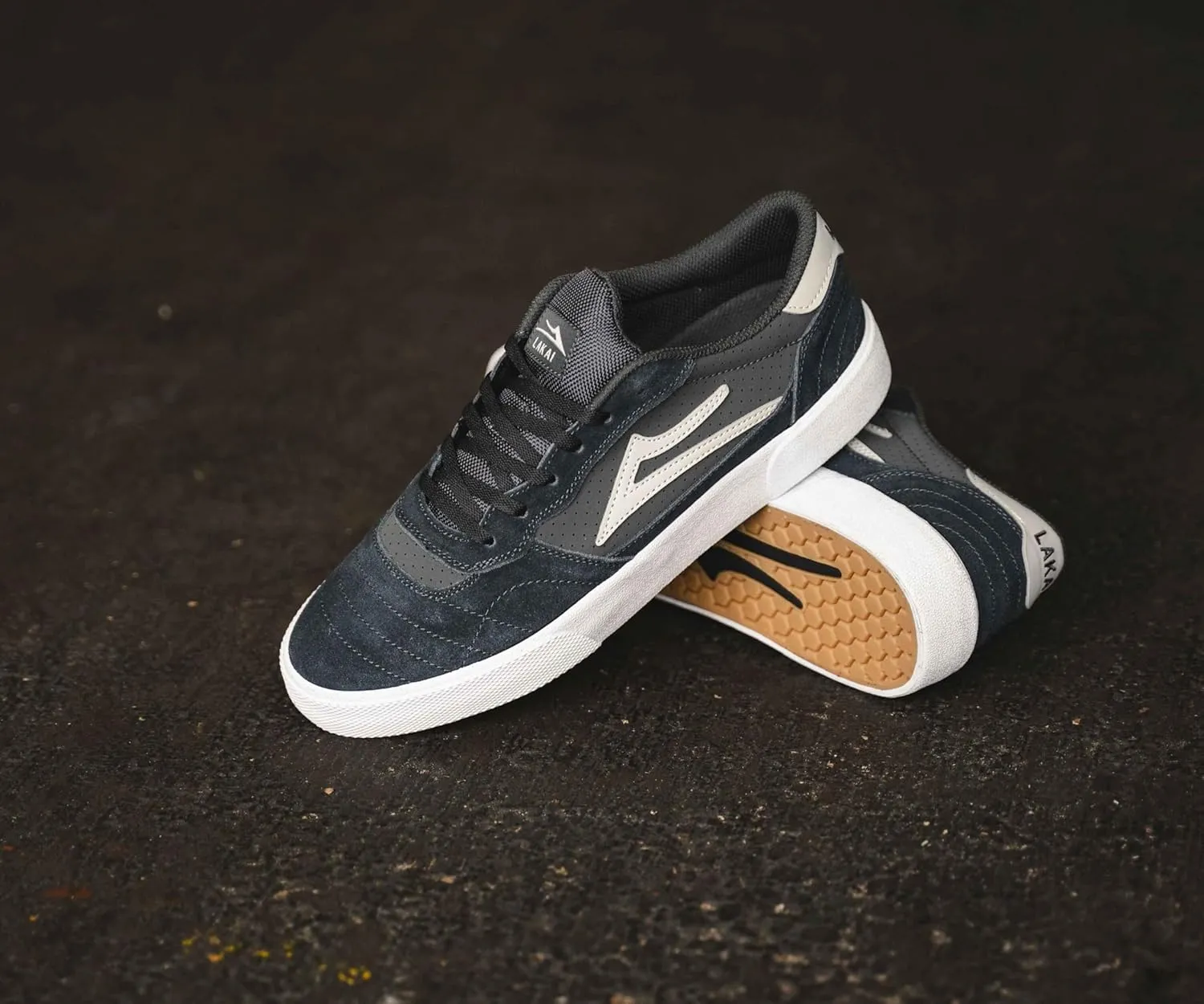 Lakai Skateboard Shoes Cambridge White/Burgundy Leather