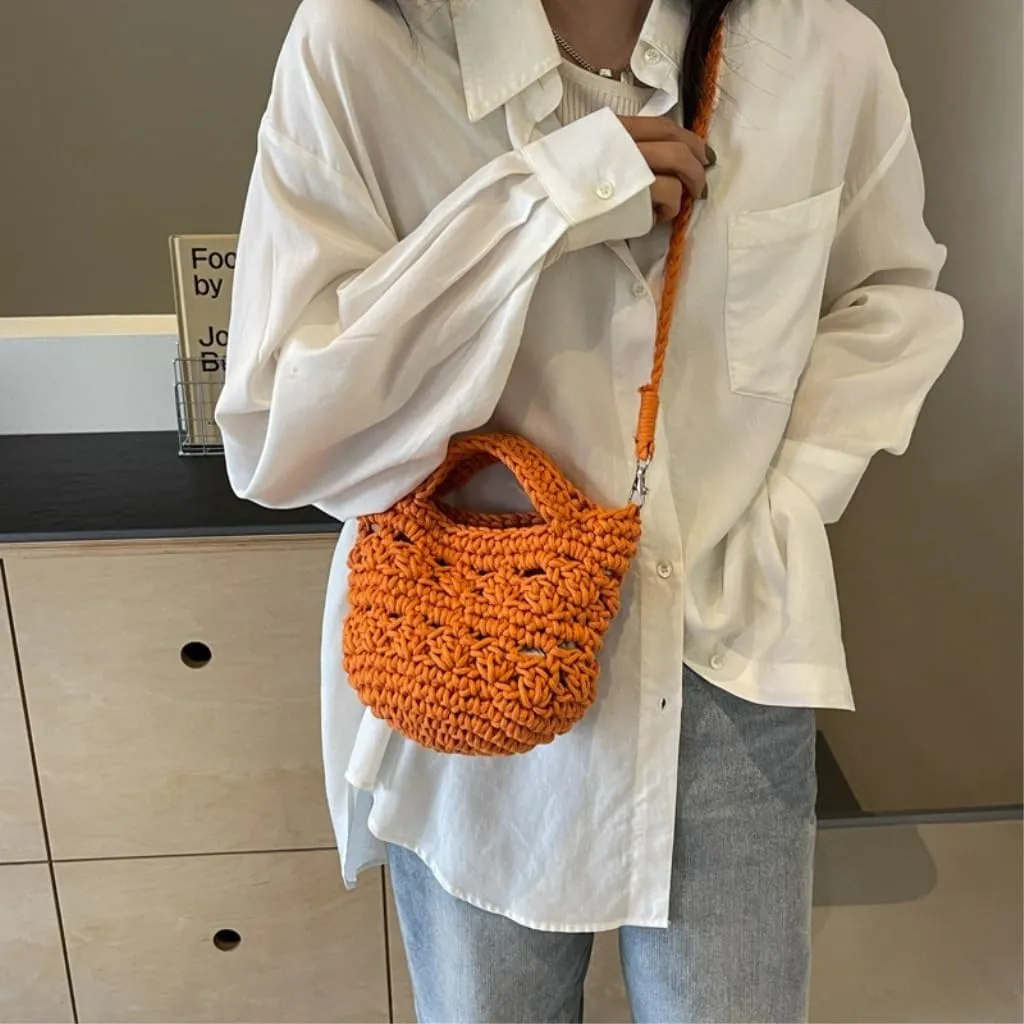 Large capacity Bag Straw Woven Bag Versatile Crossbody Bag Beach Bag Niche One-shoulder Hollow Holiday Bag Ladies shoulder Bag(White)