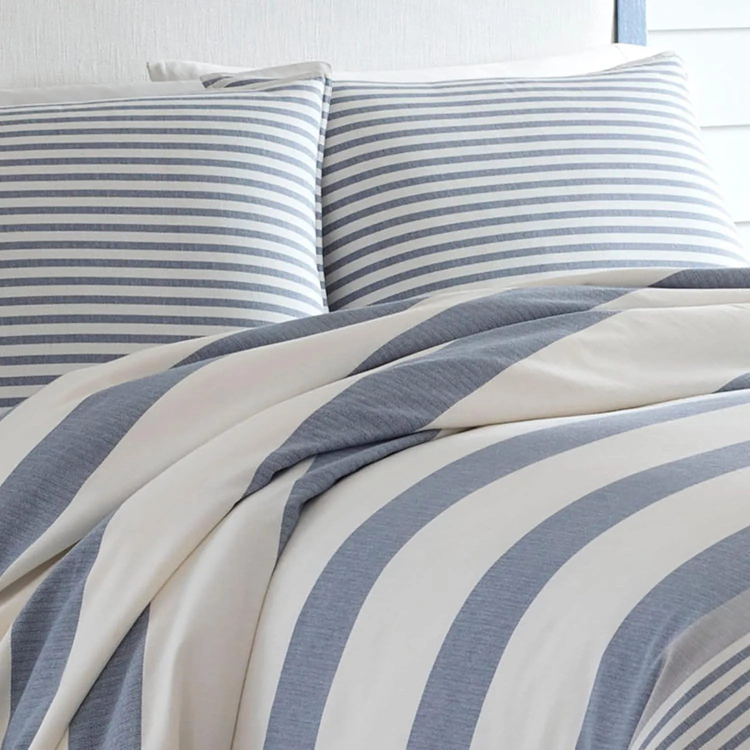 Nautica - King Comforter Set, Reversible Cotton Bedding with Matching Shams, Medium-Weight, Oeko-Tex Certified (Fairwater Blue)