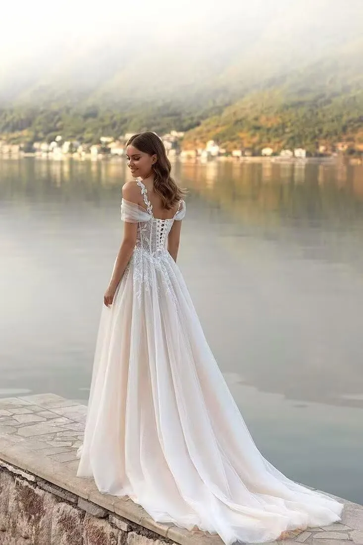 Off Shoulder Lace Applique Wedding Dress for Bride Strapless A-Line Satin Pleated Tulle Bridal Ball Gown with Corset