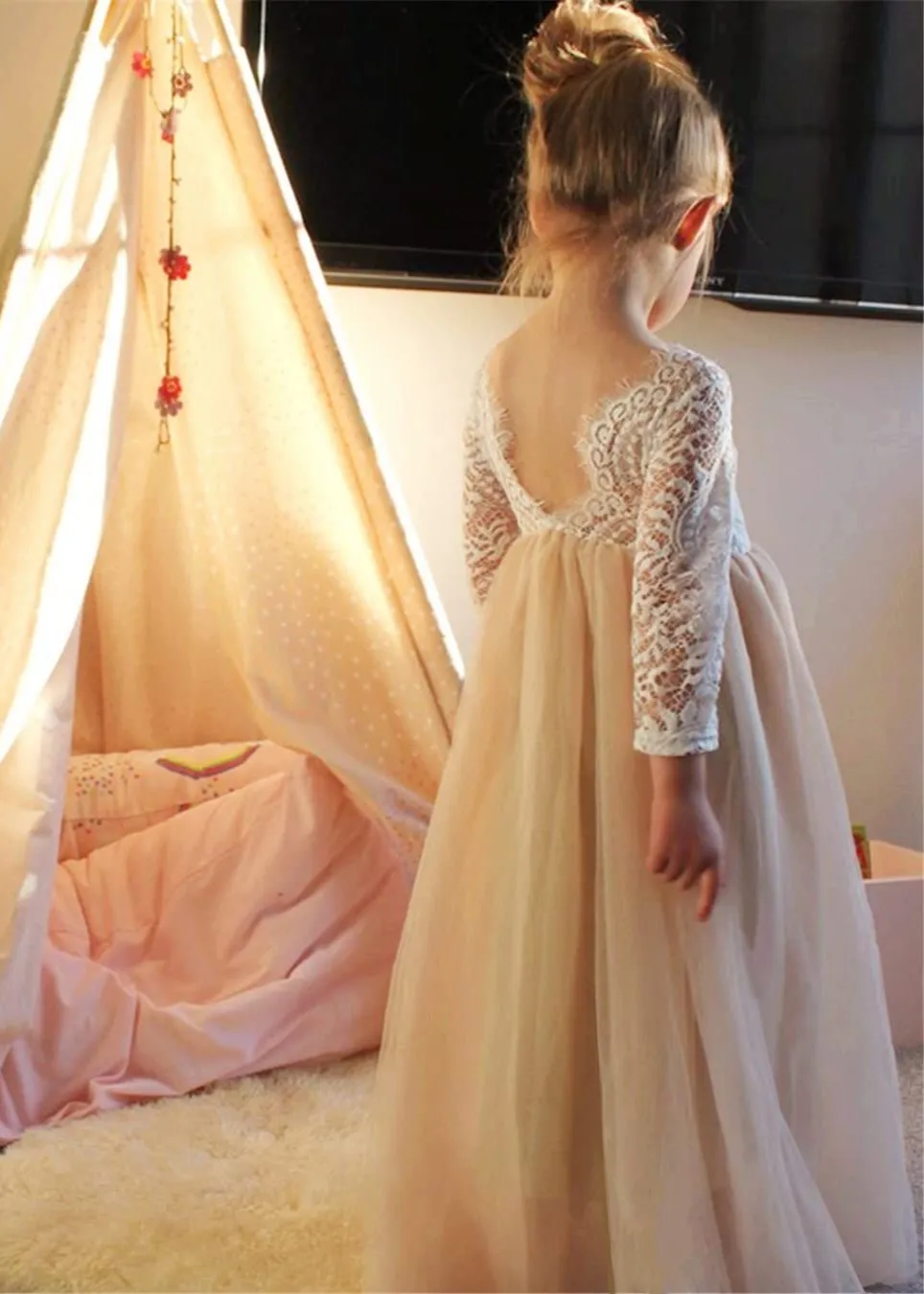 Peony Lace Flower Girl Dress in Champagne