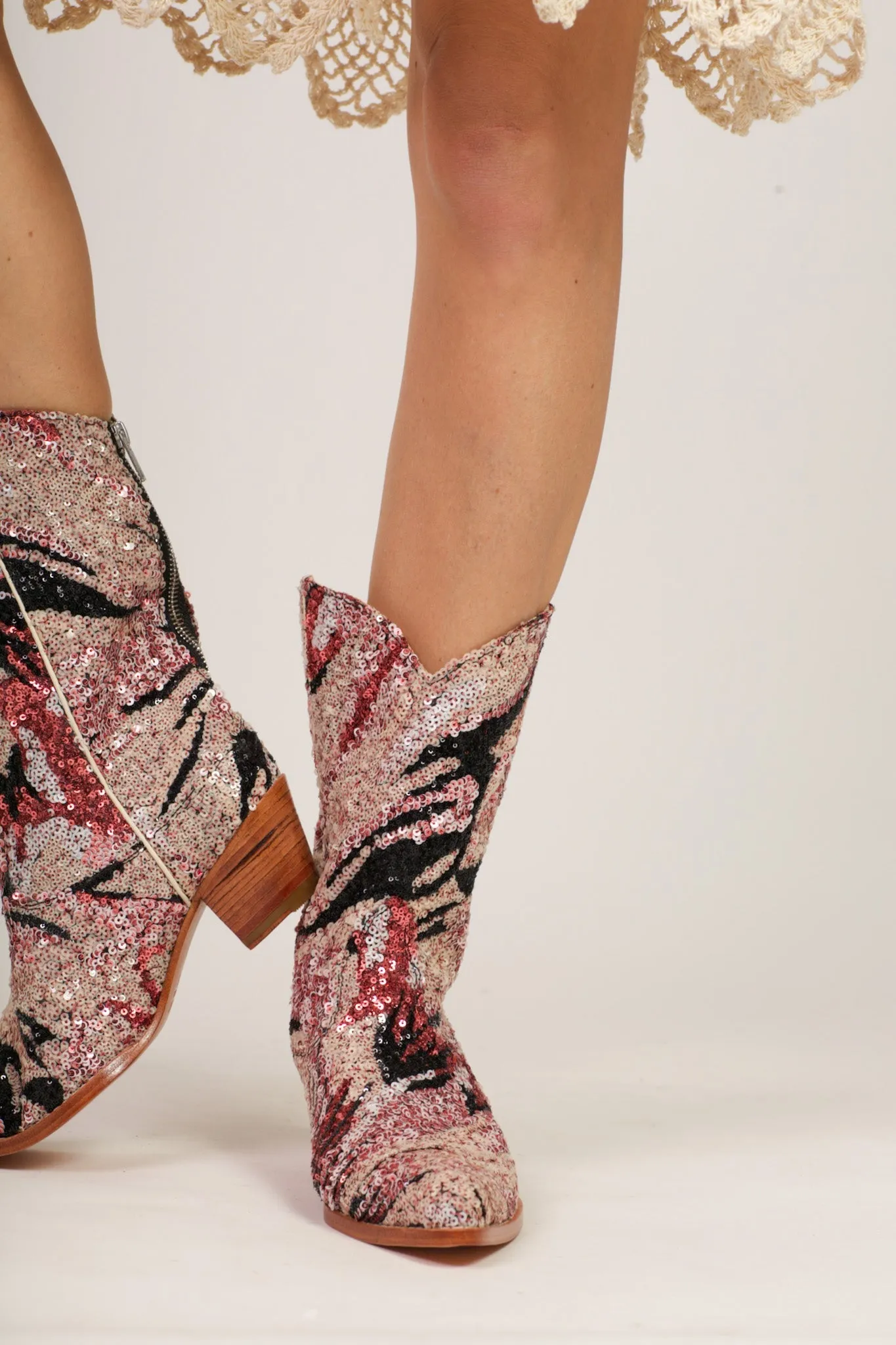 PINK BLACK SEQUIN EMBROIDERED WESTERN BOOTS RIAL
