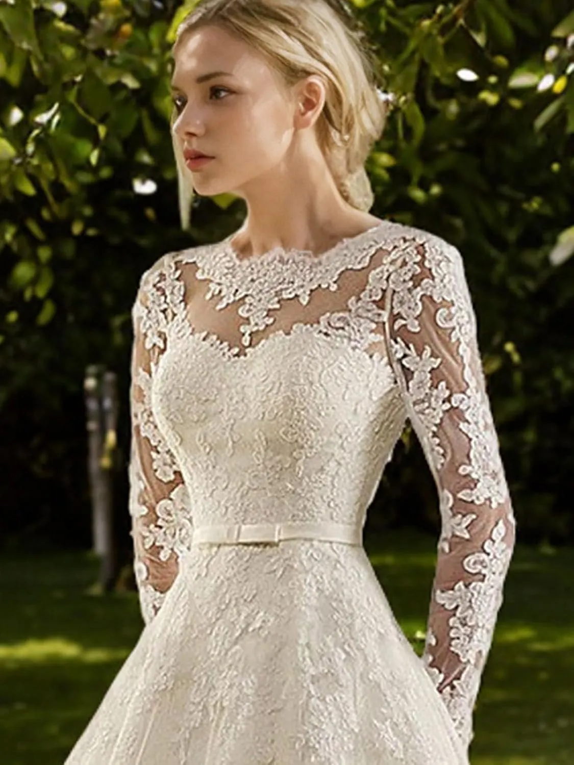 Romantic Elegant Sexy Ball Gown Formal Wedding Dress Court Train Illusion Neck Lace Tulle Lace Up Long Sleeve 2025