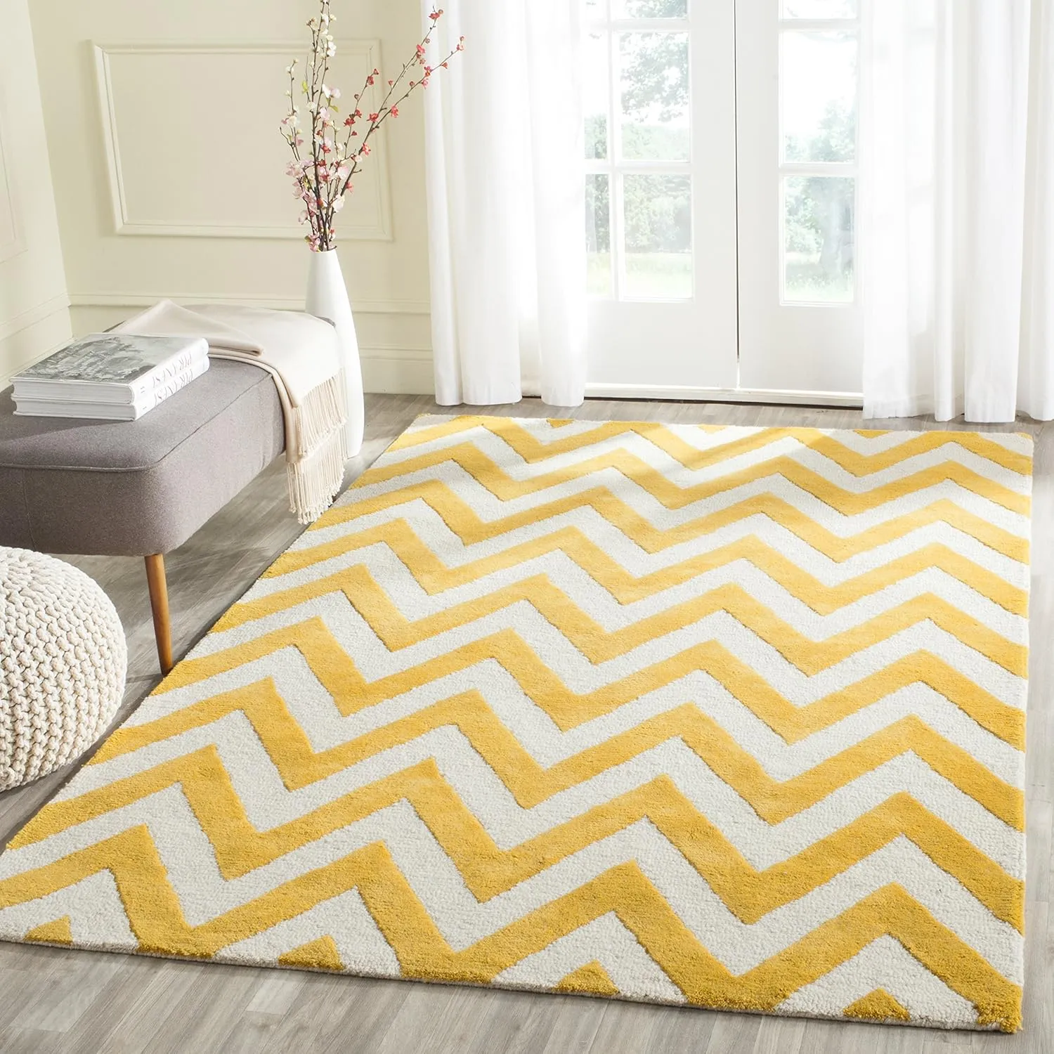 SAFAVIEH Cambridge Collection 3' x 5' Gold / Ivory CAM139Q Handmade Chevron Premium Wool Area Rug