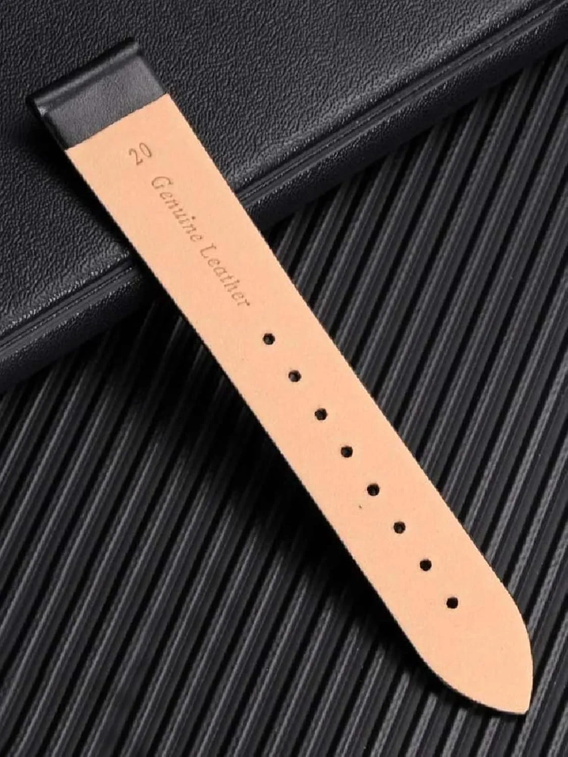 Soft Leather Watch Straps Men's and Women's Cowhide Watch Chain with Butterfly Buckle 11-24mm