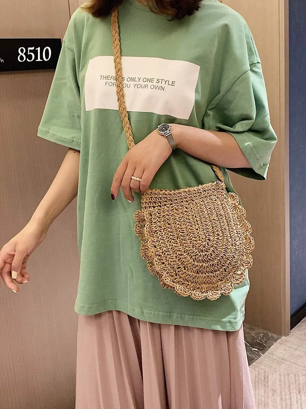 Teeya Straw Crossbody Bag Women Weave Shoulder Bag Round Summer Beach Purse and Handbags