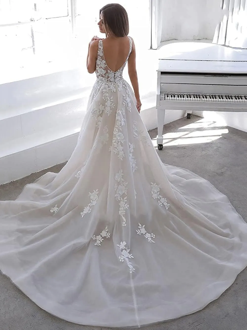 Tulle Beach Wedding Dresses for Women 2025 Lace Appliques Bridal Gown with Train