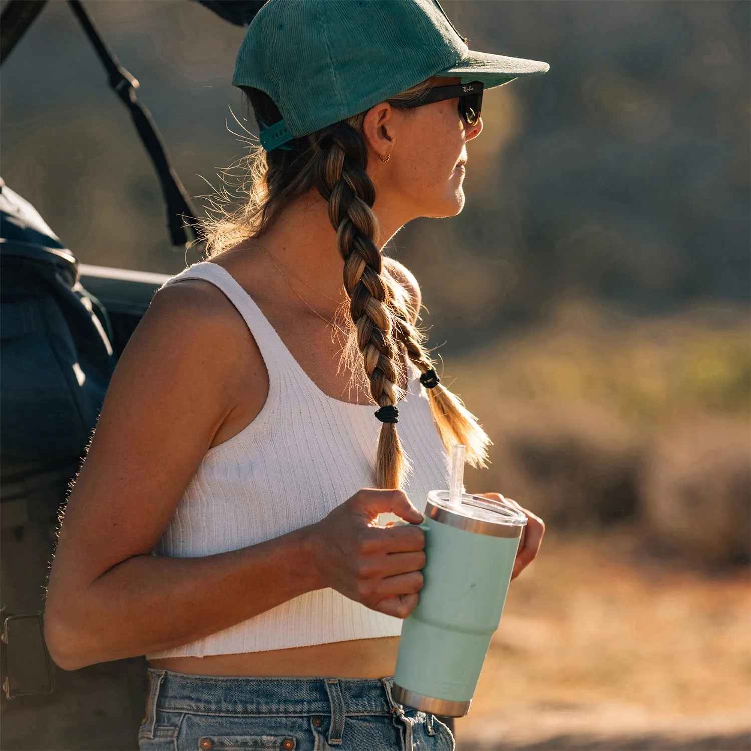 YETI Rambler 25 oz Straw Mug, Vacuum Insulated, Stainless Steel, Big Sky Blue